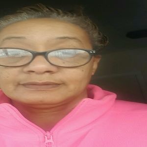 Meet your Posher, Tia